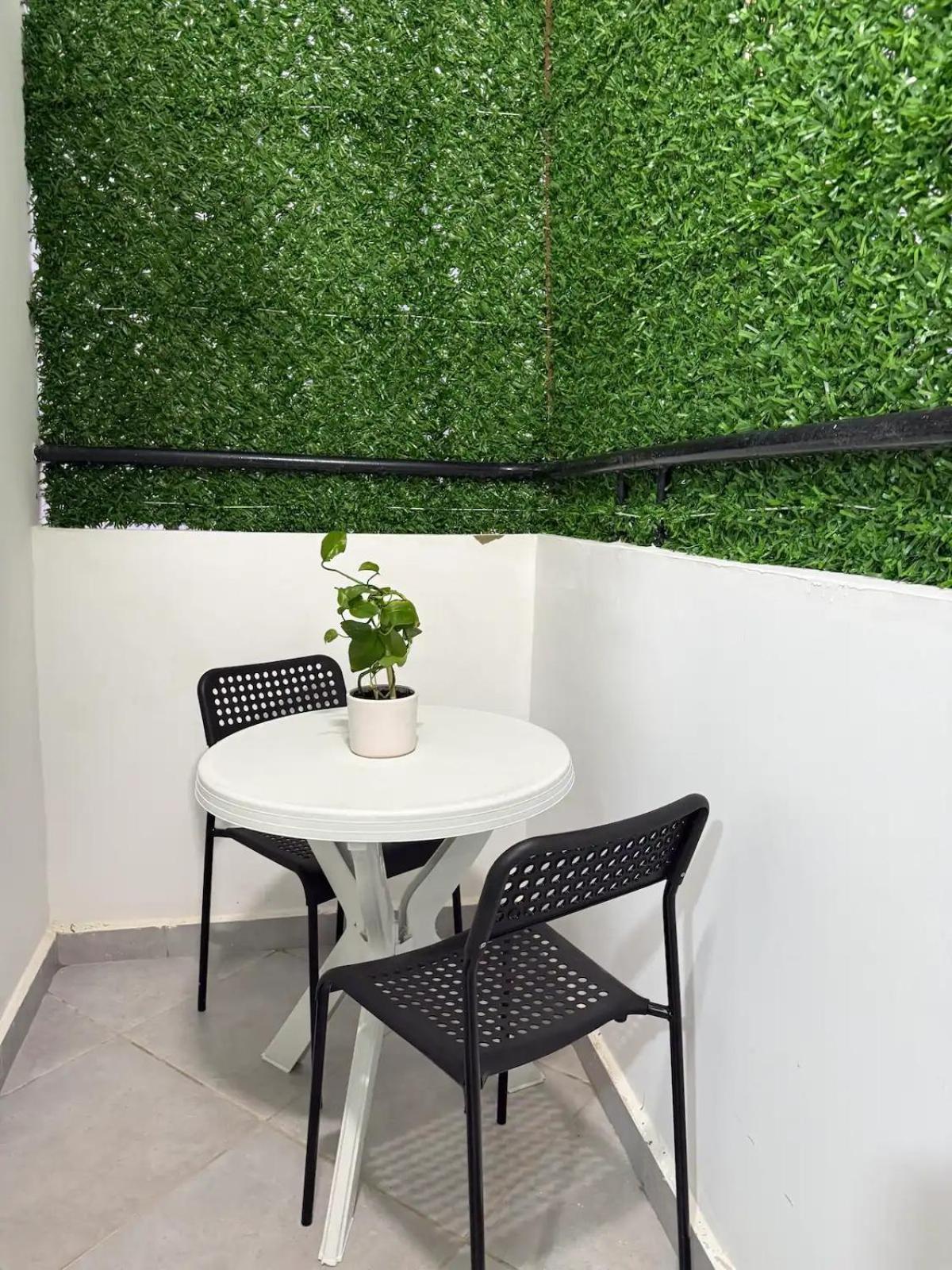 B Apartment *